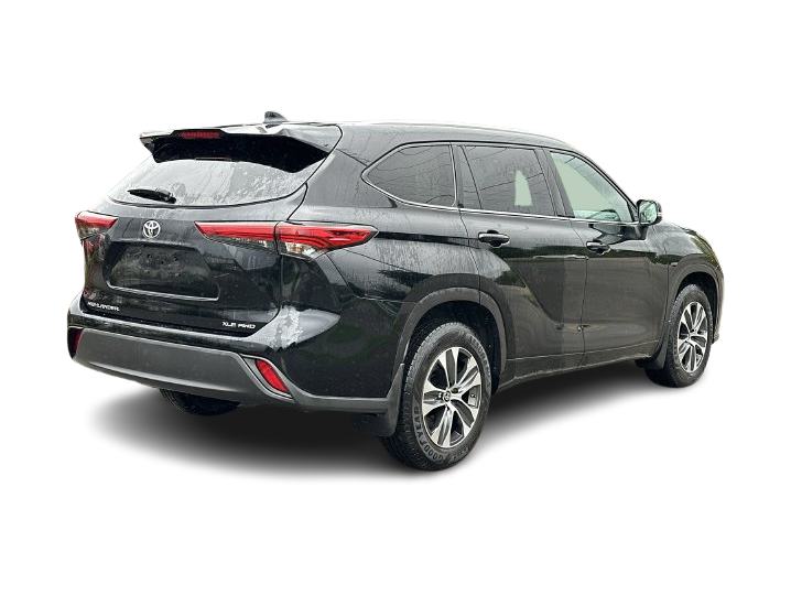 Thumbnail: 2022 Toyota Highlander - 24