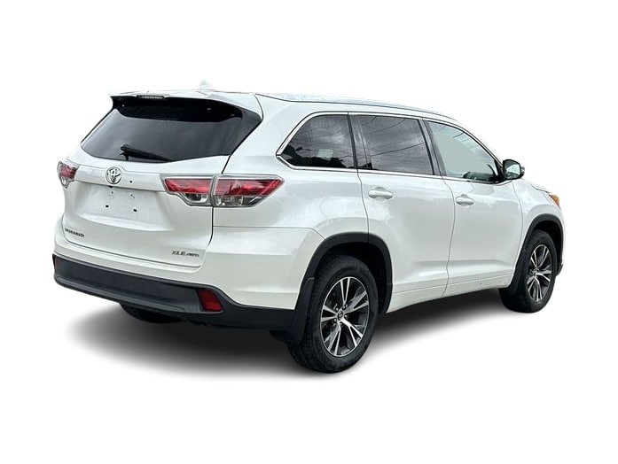 Thumbnail: 2016 Toyota Highlander - 26