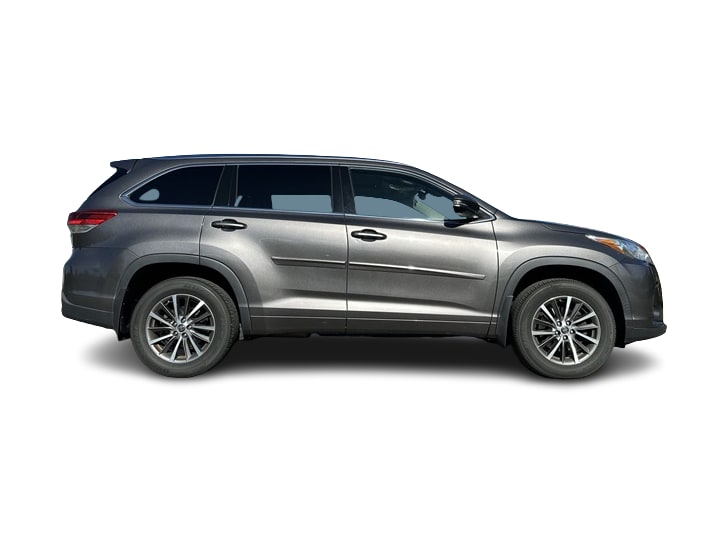 Thumbnail: 2017 Toyota Highlander - 14