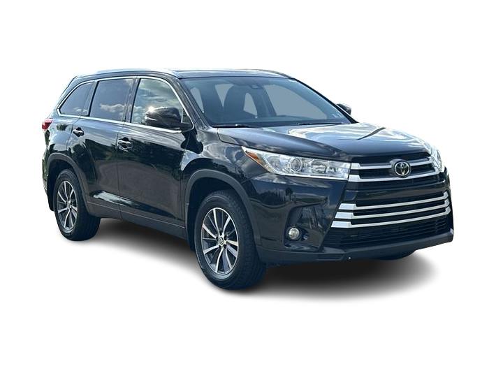 Thumbnail: 2019 Toyota Highlander - 32