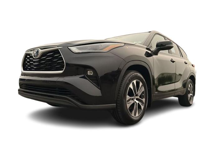 Thumbnail: 2023 Toyota Highlander - 32