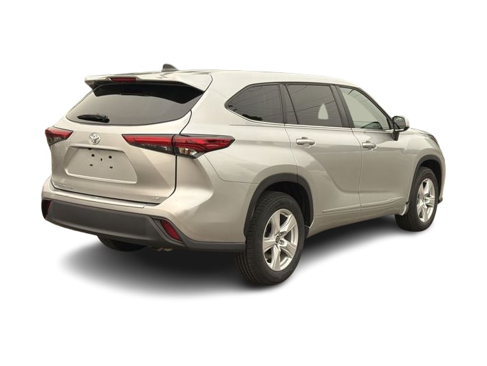 Thumbnail: 2023 Toyota Highlander - 31