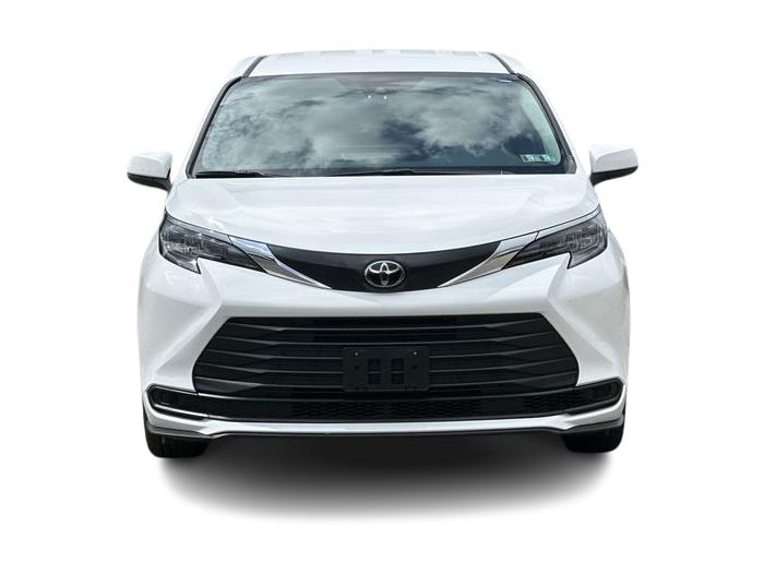 Thumbnail: 2026 Toyota Sienna - 6