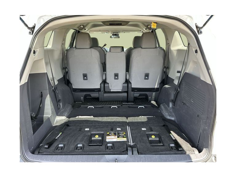 Thumbnail: 2024 Toyota Sienna - 27
