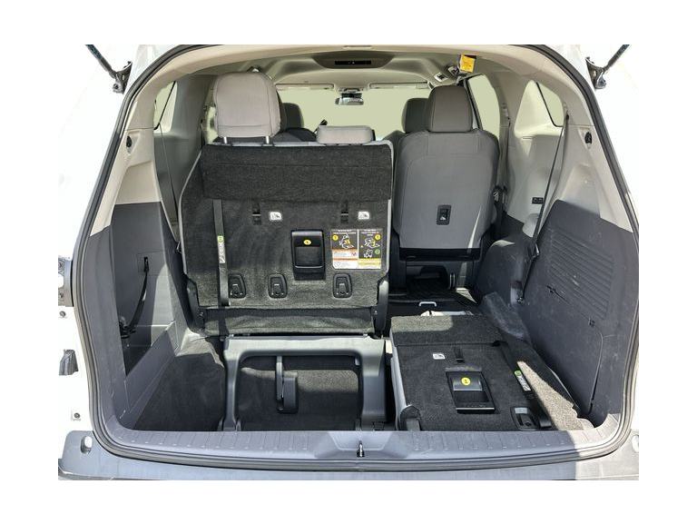 Thumbnail: 2024 Toyota Sienna - 26