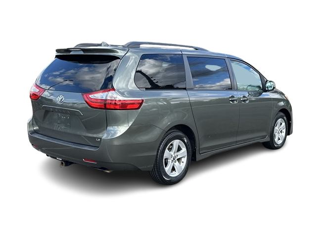 Thumbnail: 2018 Toyota Sienna - 32