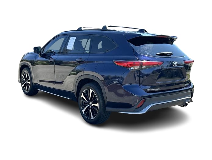 Thumbnail: 2022 Toyota Highlander - 4