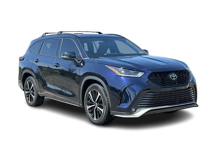 Thumbnail: 2022 Toyota Highlander - 23