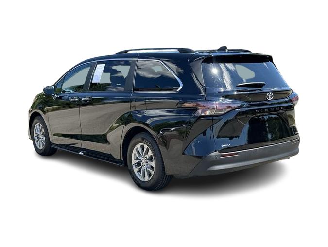 Thumbnail: 2026 Toyota Sienna - 4