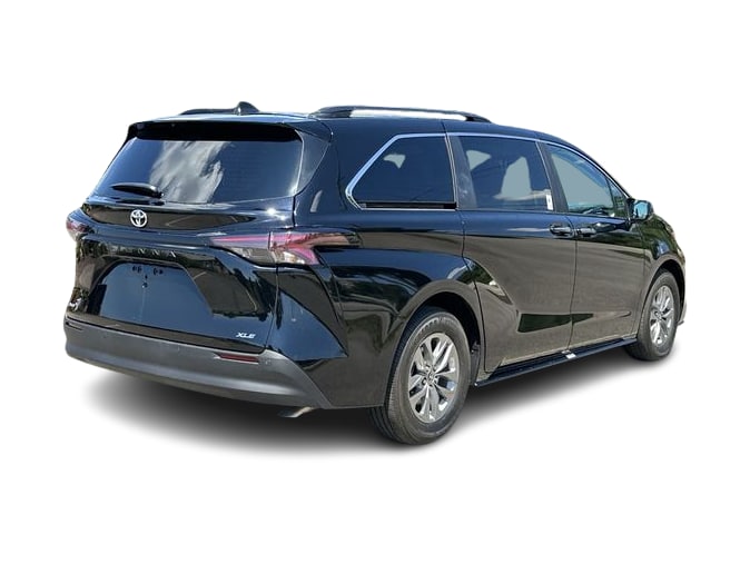 Thumbnail: 2026 Toyota Sienna - 24