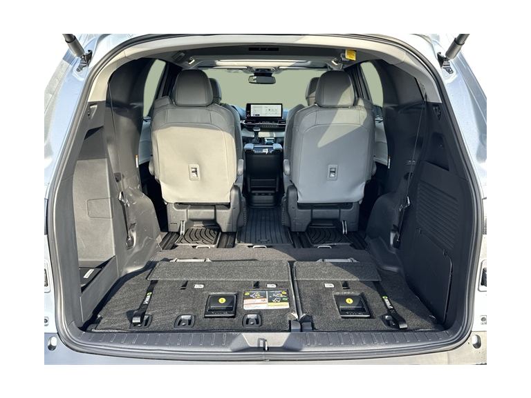 Thumbnail: 2025 Toyota Sienna - 31