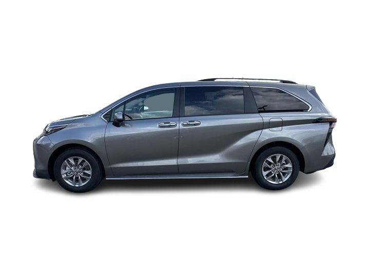 Thumbnail: 2026 Toyota Sienna - 3