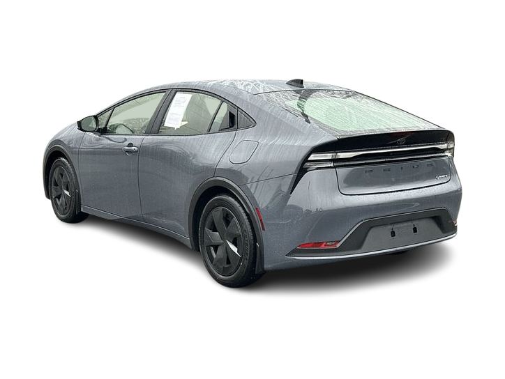 Thumbnail: 2026 Toyota Prius v - 4