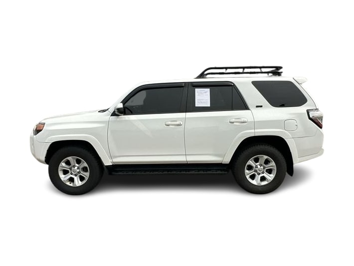 Thumbnail: 2016 Toyota 4Runner - 3