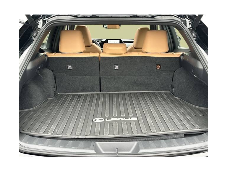 Thumbnail: 2023 Lexus UX - 17