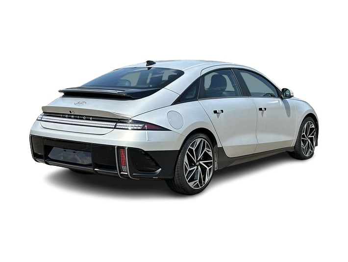 Thumbnail: 2023 Hyundai Ioniq 6 - 32