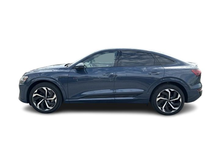 Thumbnail: 2024 Audi Q8 e-tron - 3