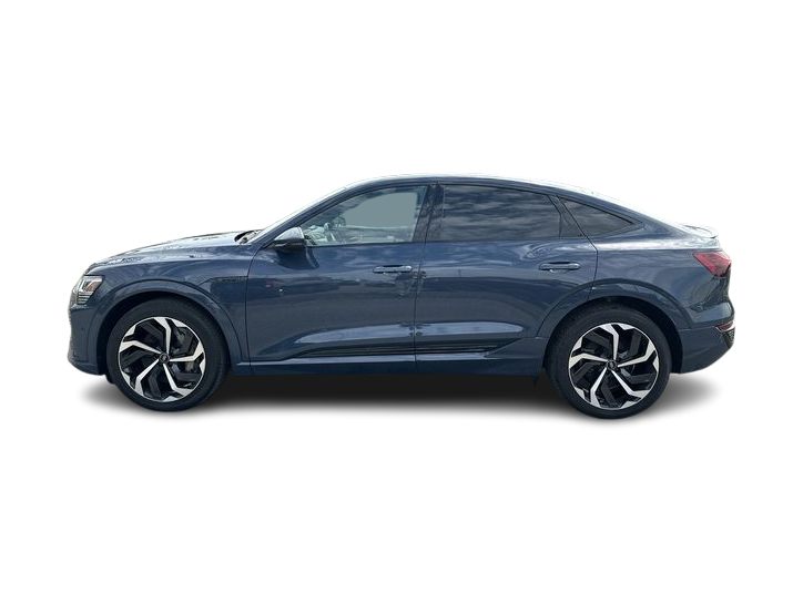 Thumbnail: 2024 Audi Q8 e-tron - 3