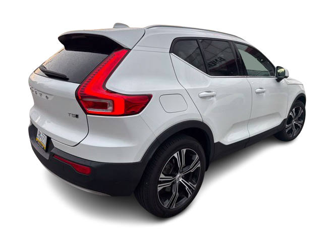 Thumbnail: 2021 Volvo XC40 - 8