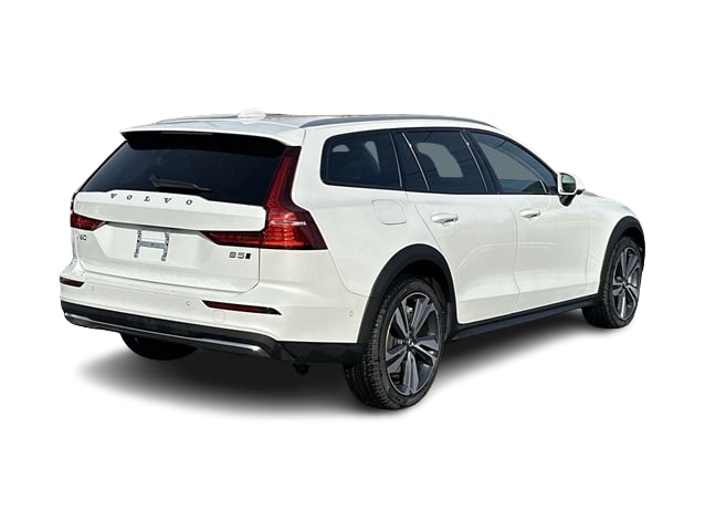 Thumbnail: 2025 Volvo V60 - 26