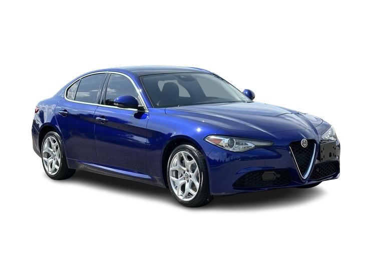 Thumbnail: 2021 Alfa Romeo Giulia - 32