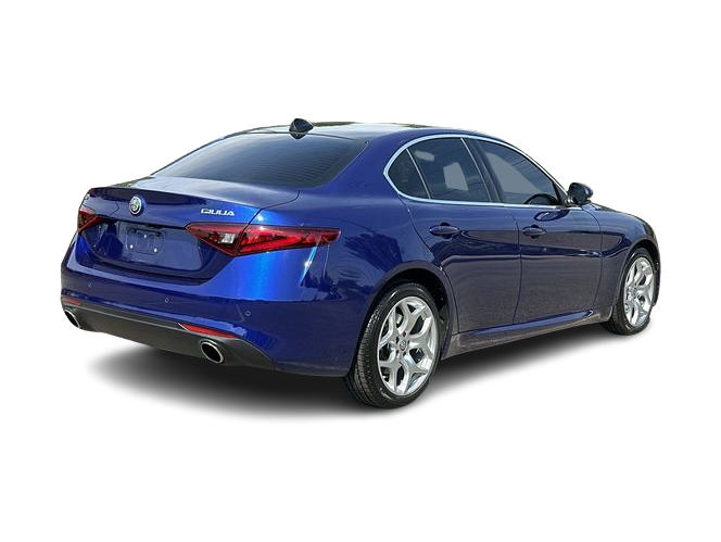Thumbnail: 2021 Alfa Romeo Giulia - 33