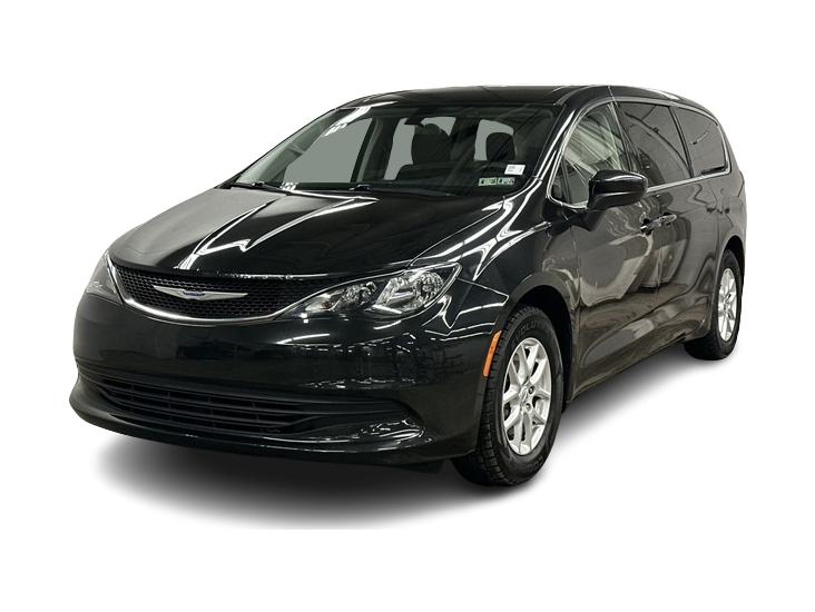 Used 2018 Chrysler Pacifica LX with VIN 2C4RC1CG8JR322924 for sale in Casper, WY