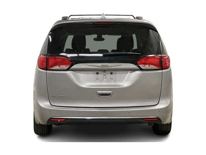 Thumbnail: 2017 Chrysler Pacifica - 5