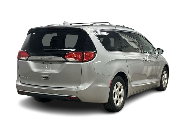 Thumbnail: 2017 Chrysler Pacifica - 24