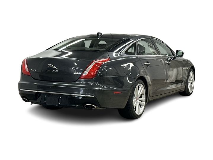 Thumbnail: 2017 Jaguar XJ - 26