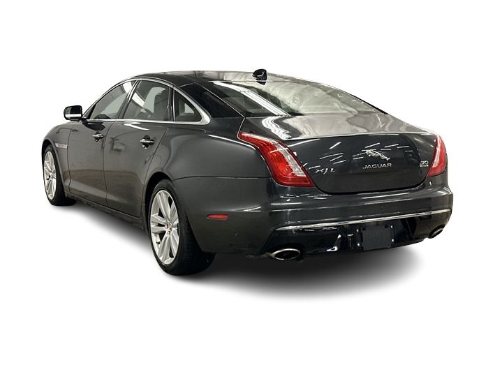 Thumbnail: 2017 Jaguar XJ - 4