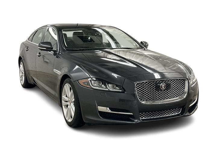 Thumbnail: 2017 Jaguar XJ - 25