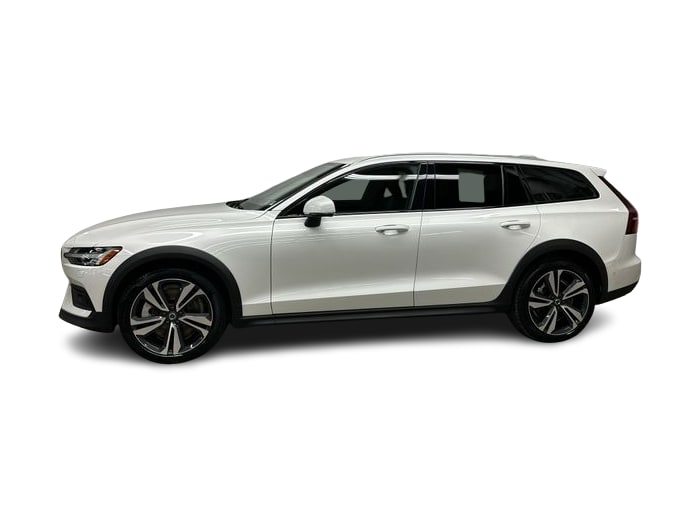 Thumbnail: 2025 Volvo V60 - 3