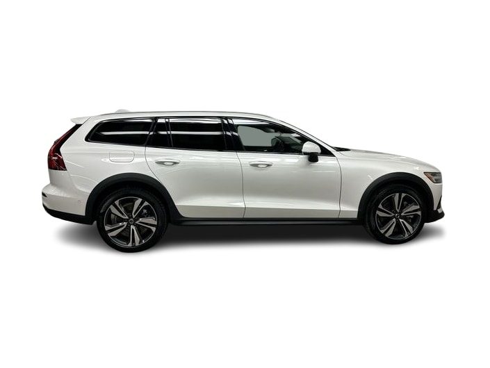 Thumbnail: 2025 Volvo V60 - 17
