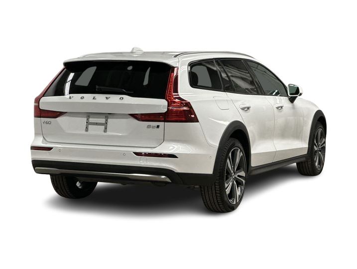 Thumbnail: 2025 Volvo V60 - 33