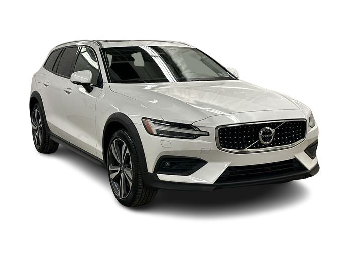 Thumbnail: 2025 Volvo V60 - 32