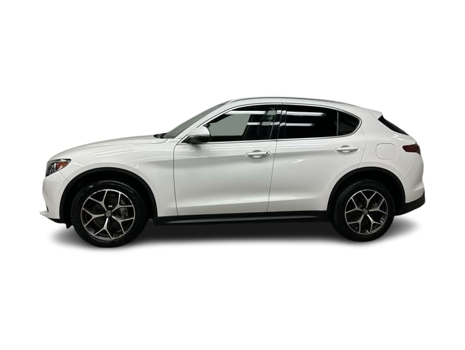 Thumbnail: 2018 Alfa Romeo Stelvio - 3