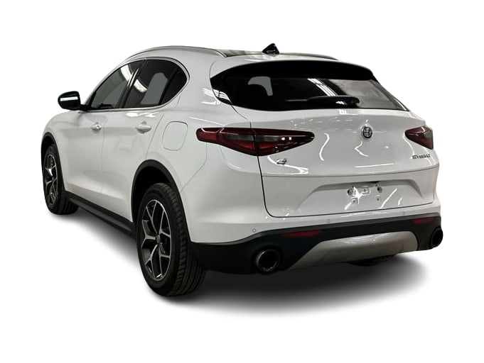 Thumbnail: 2018 Alfa Romeo Stelvio - 4
