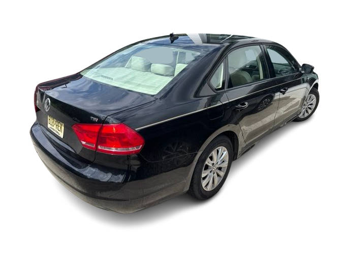 Thumbnail: 2014 Volkswagen Passat - 12