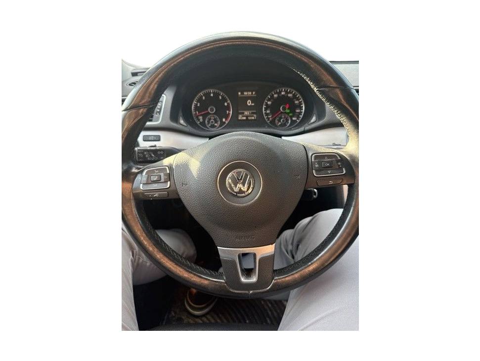 Thumbnail: 2012 Volkswagen Passat - 15