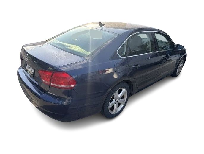 Thumbnail: 2012 Volkswagen Passat - 11