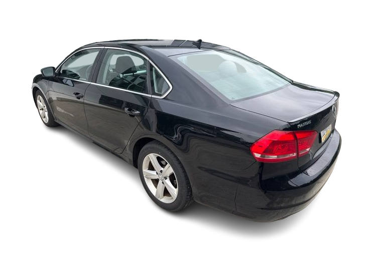 Thumbnail: 2013 Volkswagen Passat - 4