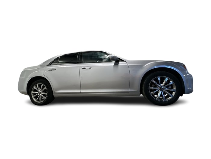 2014 Chrysler 300 S 16