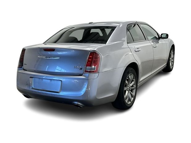 2014 Chrysler 300 S 31