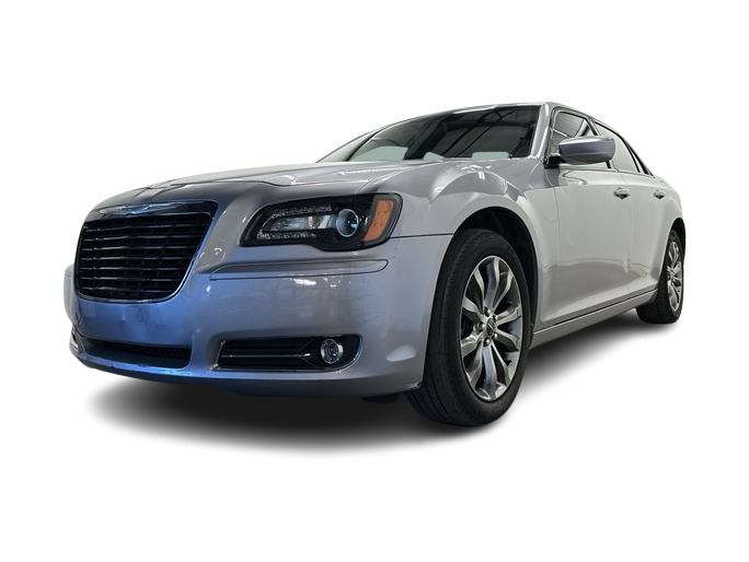 2014 Chrysler 300 S 28