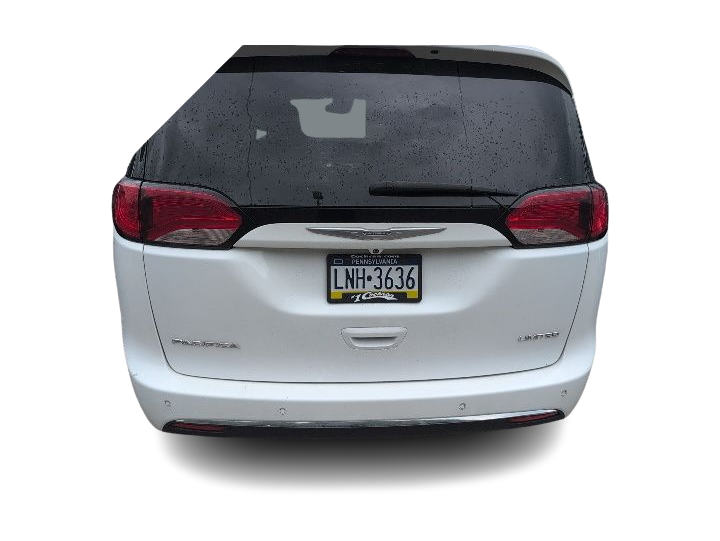 Thumbnail: 2017 Chrysler Pacifica - 3