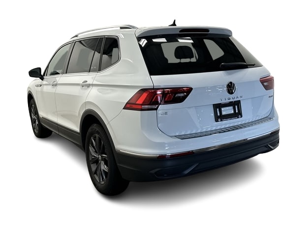 Thumbnail: 2022 Volkswagen Tiguan - 4