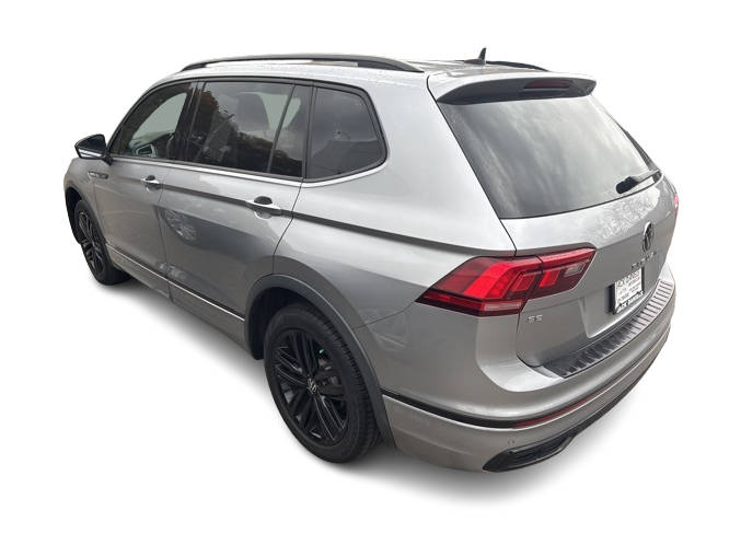 Thumbnail: 2022 Volkswagen Tiguan - 3