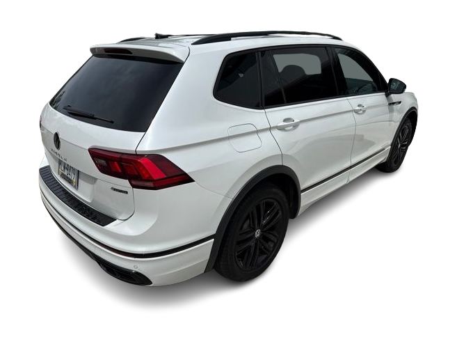 Thumbnail: 2022 Volkswagen Tiguan - 10