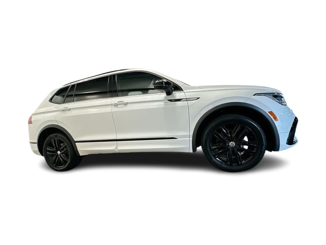 Thumbnail: 2022 Volkswagen Tiguan - 17